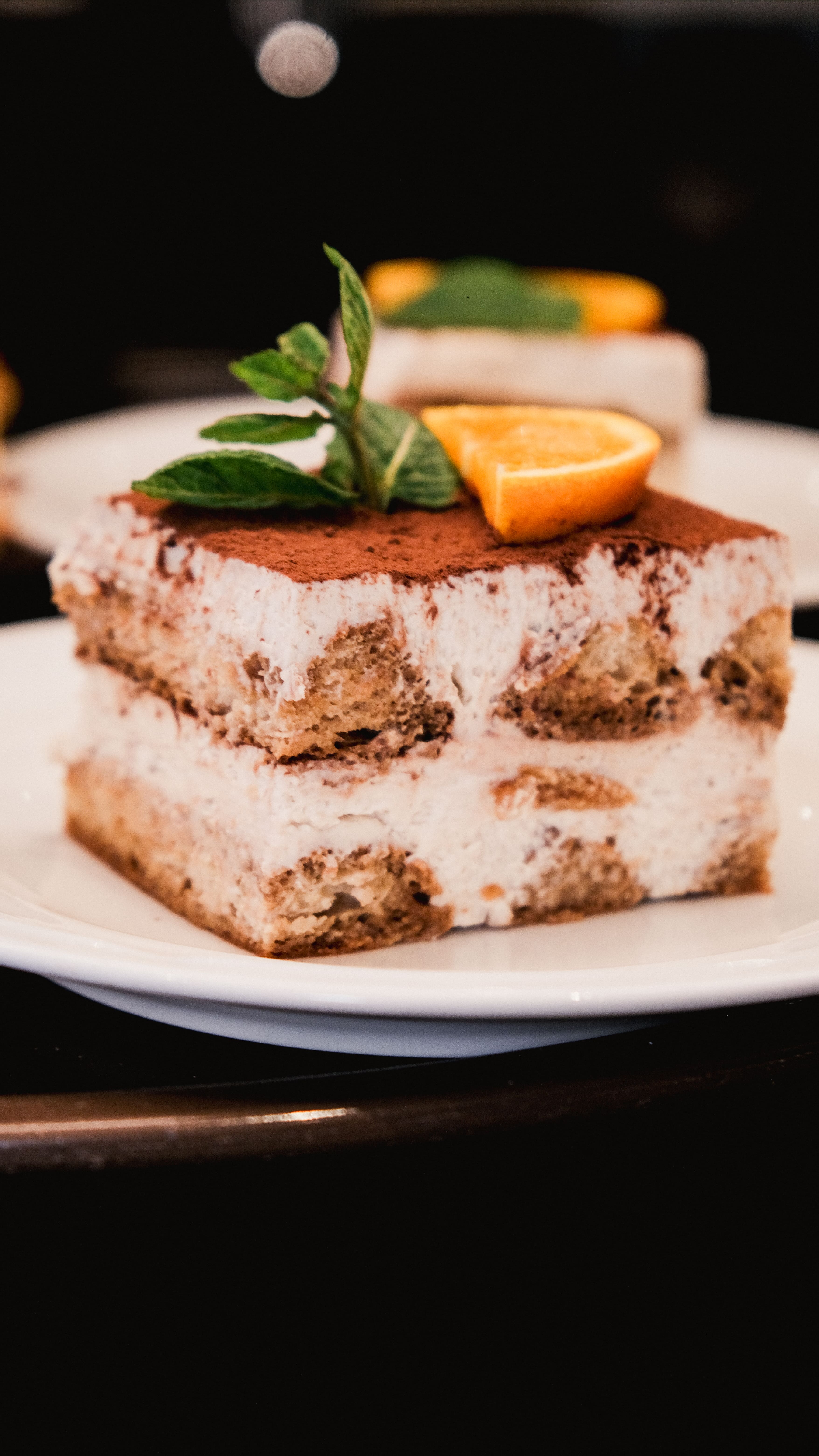 Tiramisu maison au cacao, orange et menthe